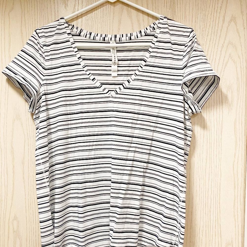 Lululemon White Stripped Size 10  Women’s Top.